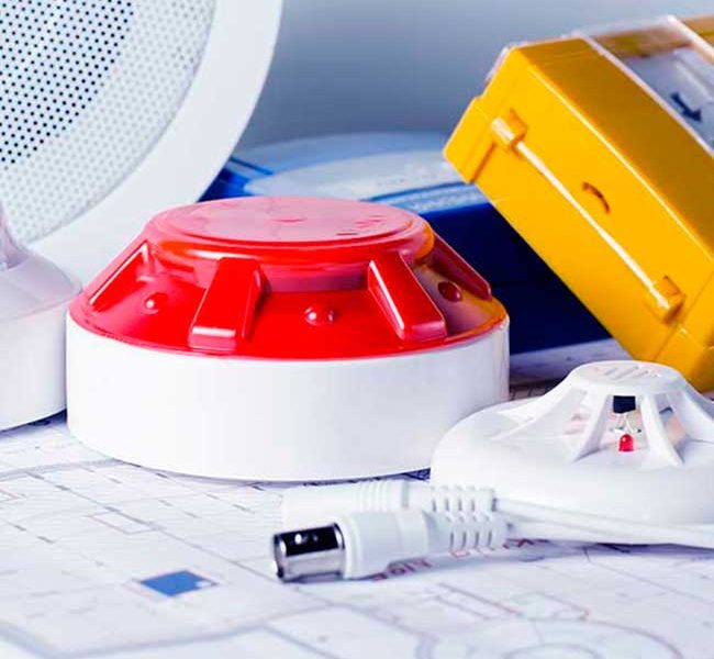 Qué son los sistemas de detección de incendios y alarmas